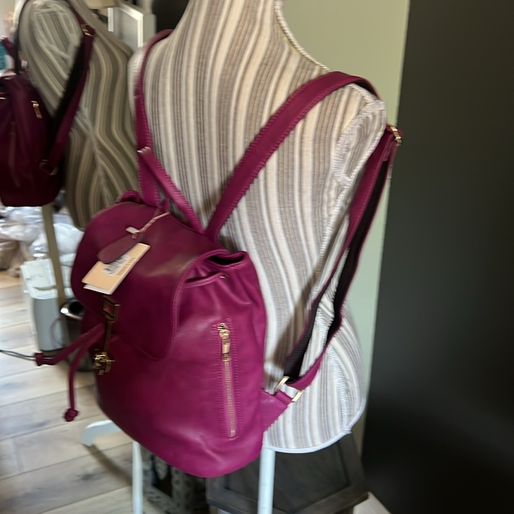 NWT. Fuchsia Vegan Leather Backpack, STUNNING - Picture 9 of 11